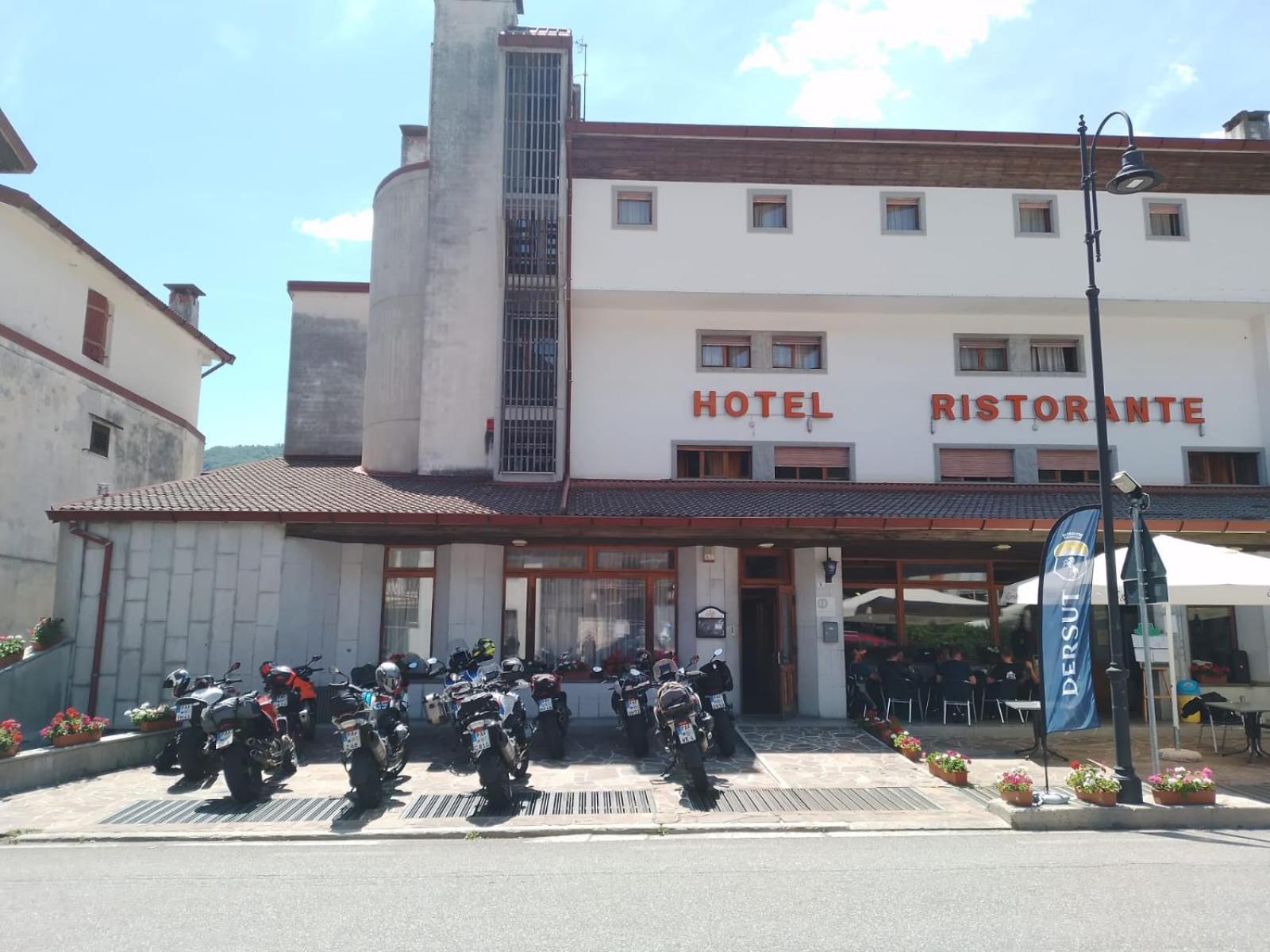 Bike & Bikers Hotel Restaurant 阿姆佩佐 外观 照片