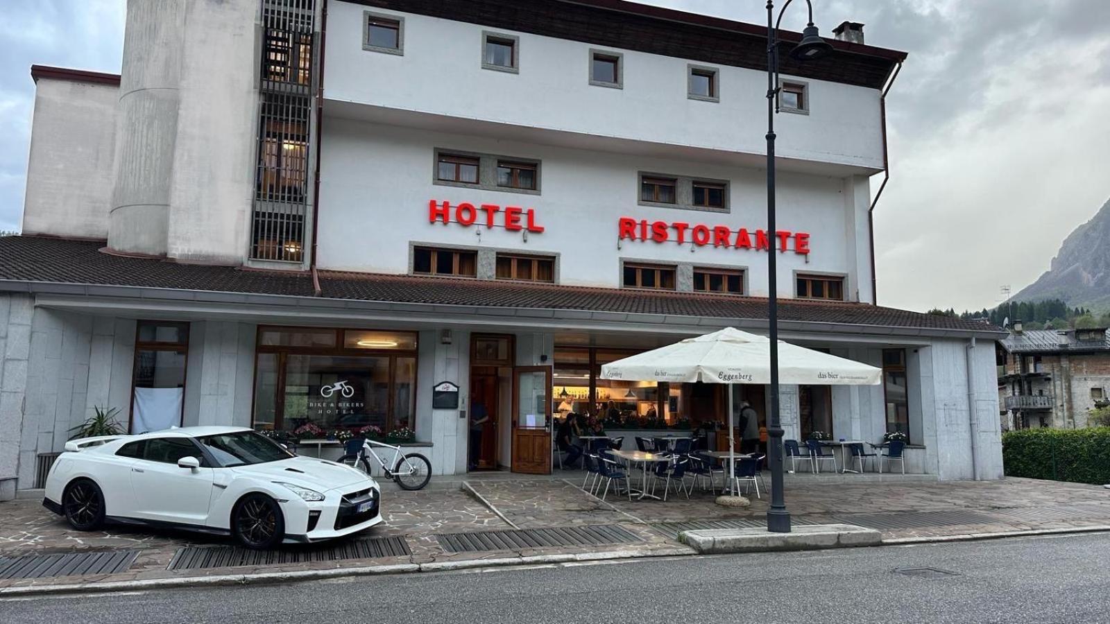 Bike & Bikers Hotel Restaurant 阿姆佩佐 外观 照片