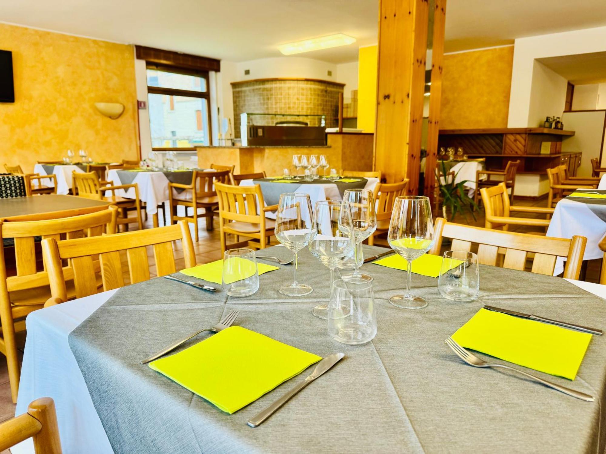 Bike & Bikers Hotel Restaurant 阿姆佩佐 外观 照片